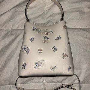 Coach Small Town Bucket